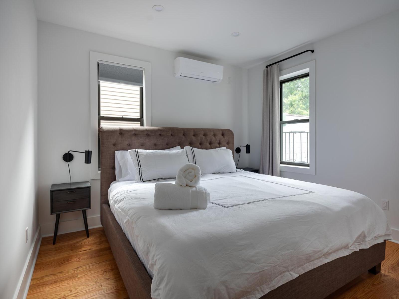 Three Bedroom Brooklynite Suite! New York Dış mekan fotoğraf